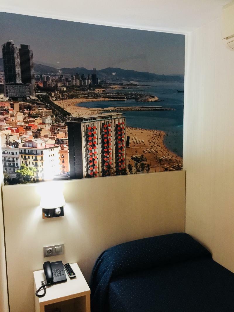 فندق ترانزيت برشلونة المظهر الخارجي الصورة